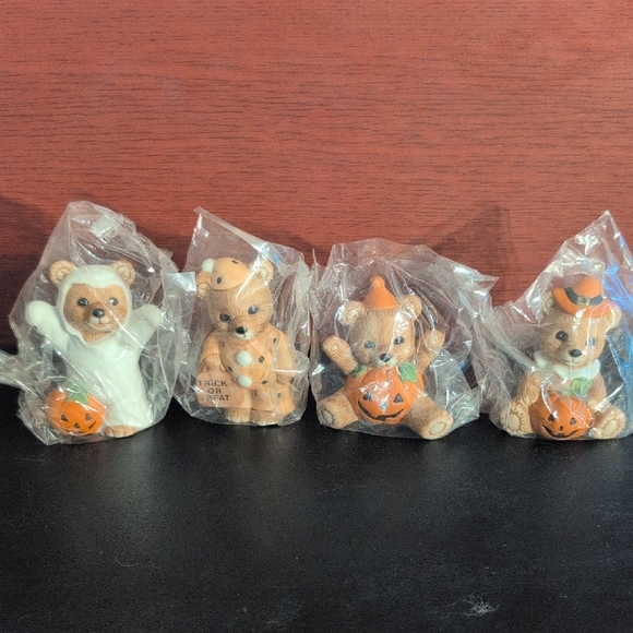 Halloween Bear Figurines Set Of 4 - Picture 1 of 9